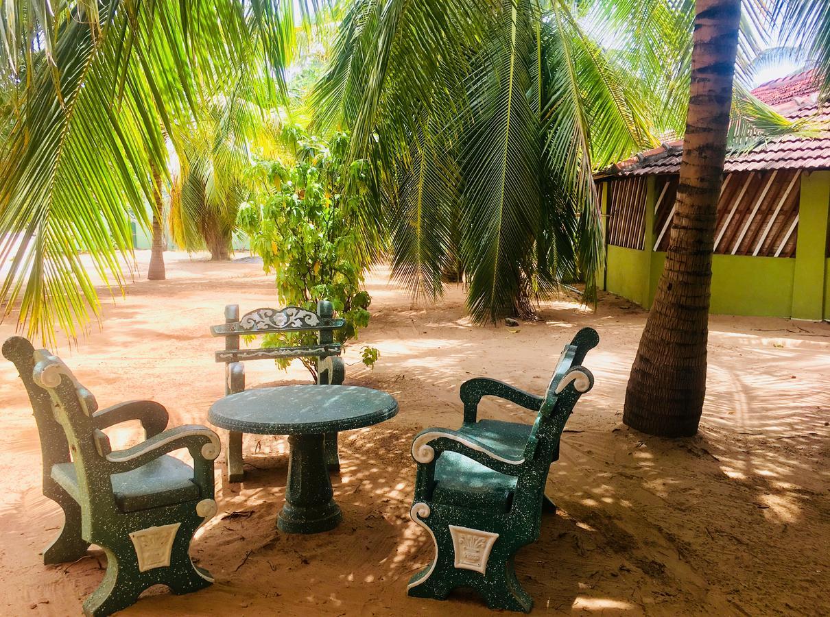 New Land Guest House Batticaloa Eksteriør billede